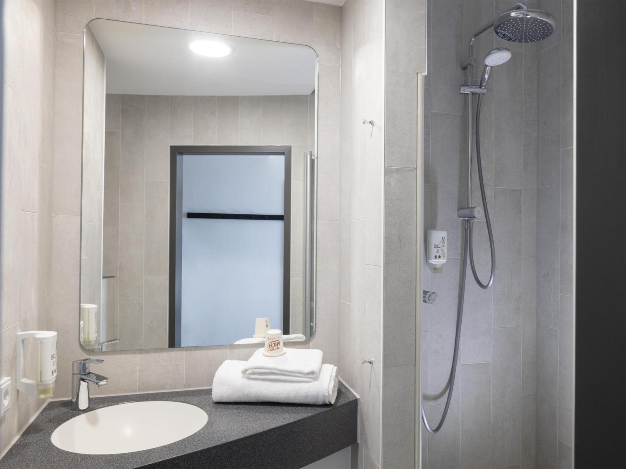 B&B Hotel Kiel-City Екстер'єр фото