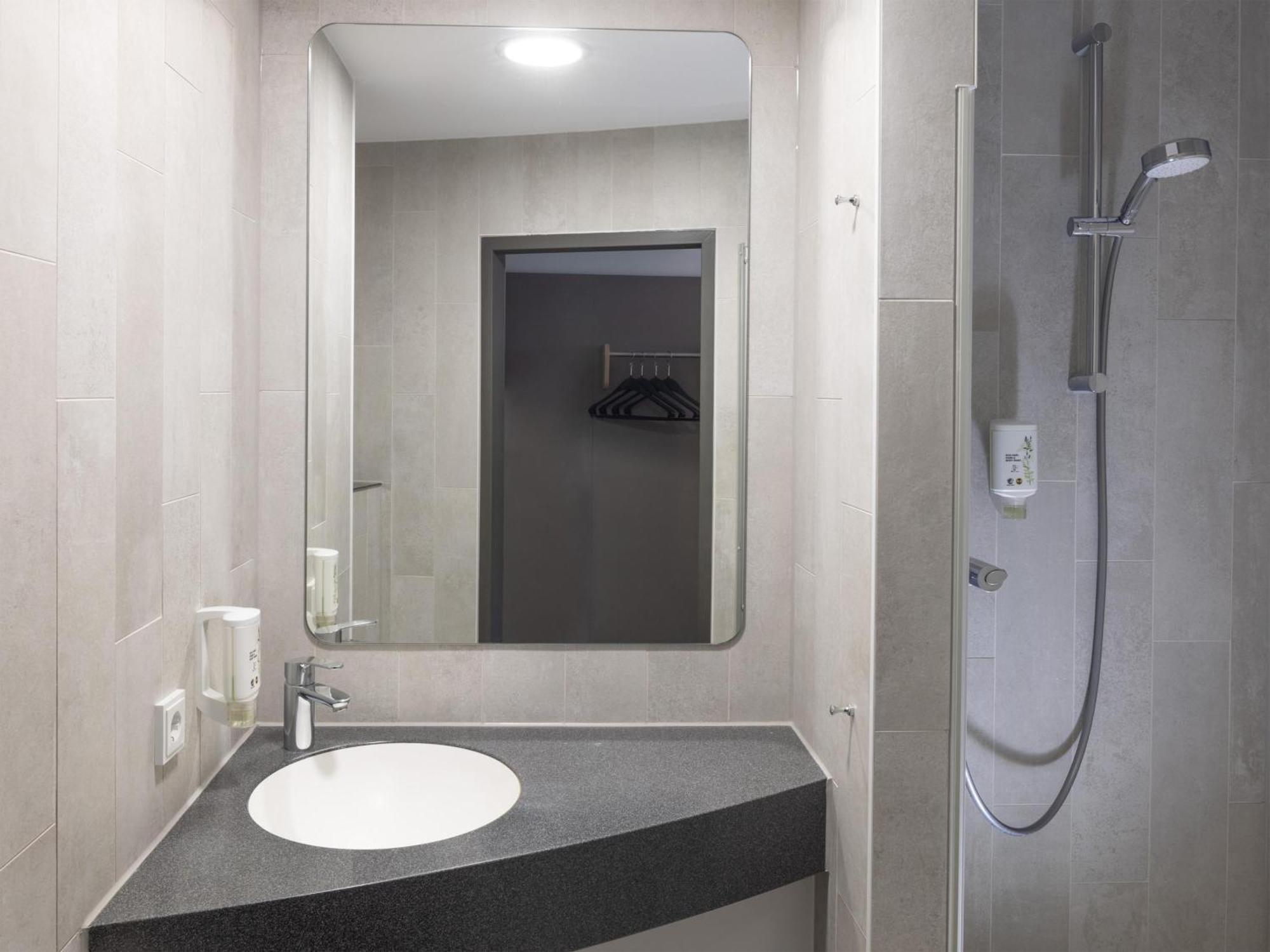 B&B Hotel Kiel-City Екстер'єр фото